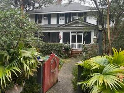 2136 Saint Lukes Dr