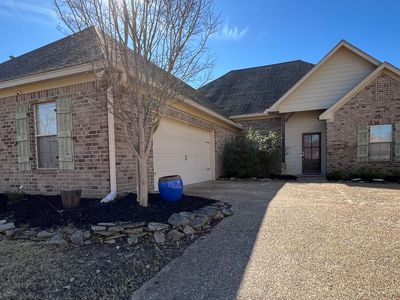 312 Flagstone Dr