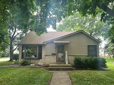643 S Main St