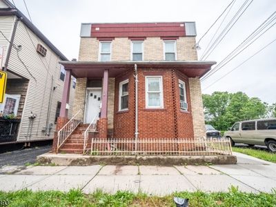 Property at 600 Lincoln St, Linden, NJ