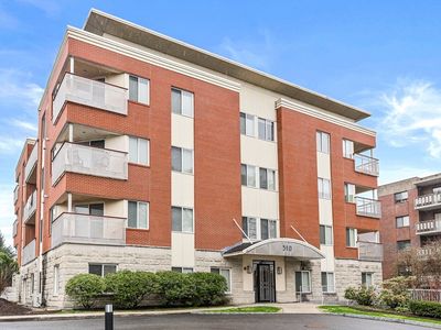 310 Hammond Pond Pkwy Unit 301