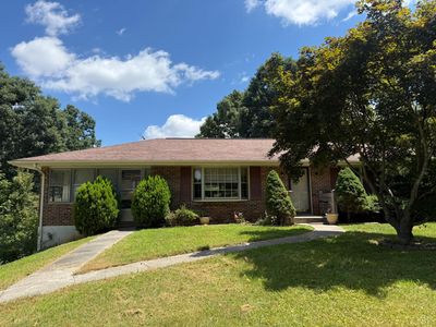 421 Woodland Cir