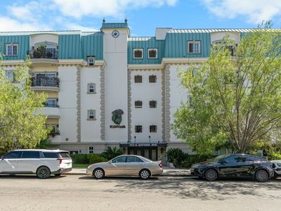 722 S Oxford Ave APT 403