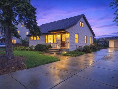 Property at 8937 McVicker Ave, Oak Lawn, IL