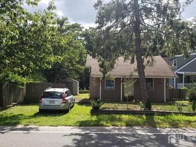 1651 W Princeton Ave