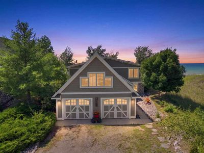 8463 Sturgeon Bay Dr