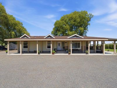 212214 E Bowles Rd