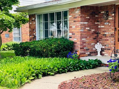 21415 Independence Dr