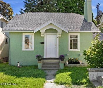 9 N 15th Ave