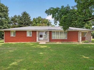 Property at 11405 Lake Rd, Highland, IL