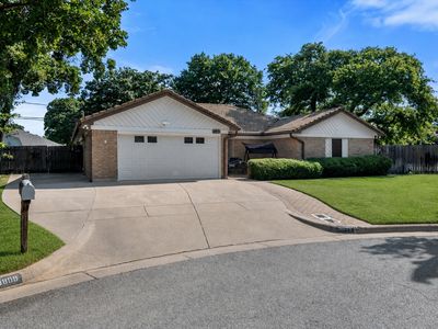 3809 Helmsford Dr
