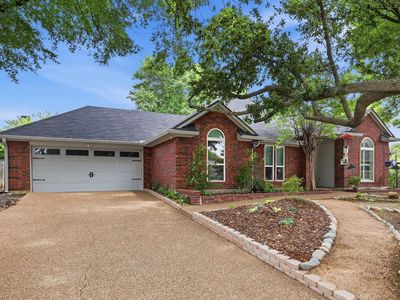 1032 Steeplewood Dr