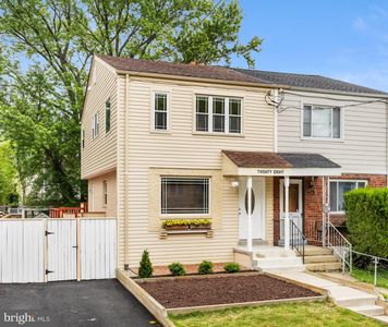 28 S Floyd St