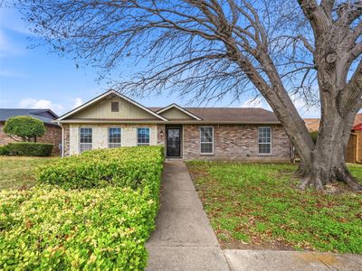 Property at 905 Brookhaven Dr, Lancaster, TX