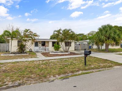 5077 NE 17th Drive