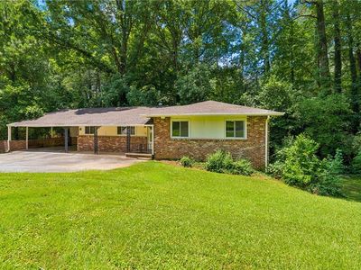 1744 Reindeer Dr NE