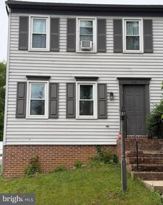 698 Topaz Dr