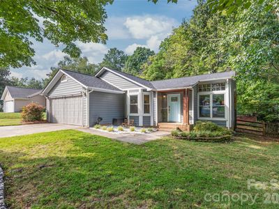 3909 Armitage Dr