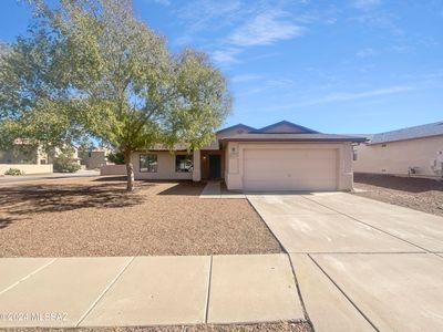 5145 S Bloomfield Dr