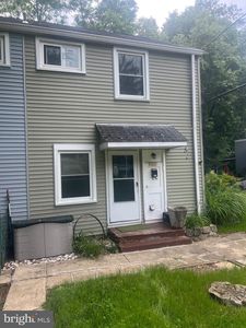 1 Laurel Hill Rd