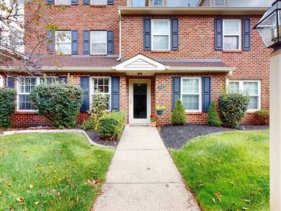 1552 John Adams Ct #1552