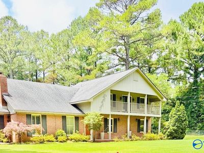 1037 Vestavia Dr SW