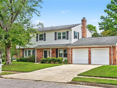 700 Hemlock Cres