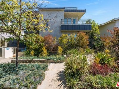 811 19th St APT 3