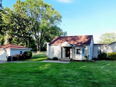 2207 N County Line Rd