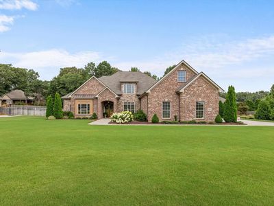 22401 Saratoga Dr