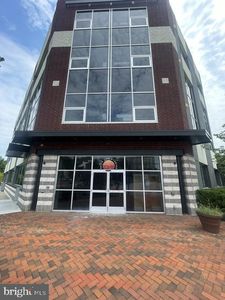 99 Bridge St #401
