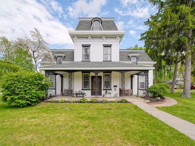 403 E Main St