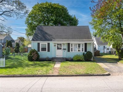 25 Mowry St