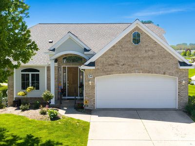 34 Regal Ct