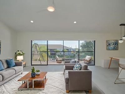 4727 SW 13th Ave APT 203