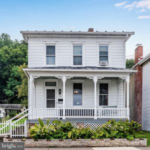 24 S 5th St