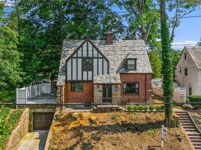 242-26 Rushmore Avenue