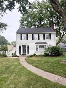 1606 N Grand Ave