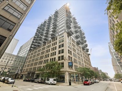 565 W Quincy St Unit 1611