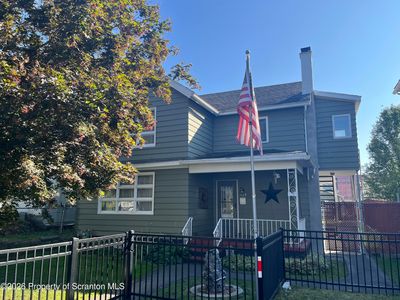 328 E Elm St