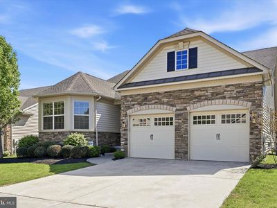 6 Leonardo Ln