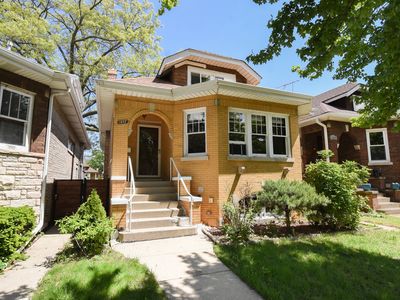 1437 Maple Ave