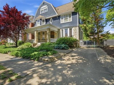 1111 Juliana St