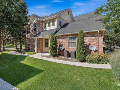 1136 E Winding Creek Dr