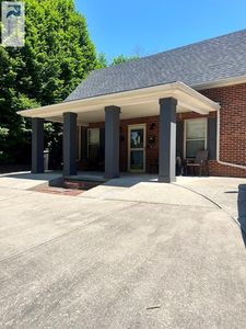 112 Manchester Ave