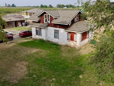 Property at 2361 Old Inland Empire Hwy E, Grandview, WA
