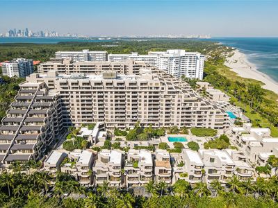201 Crandon Blvd APT 530