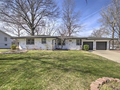 3415 N University Ave