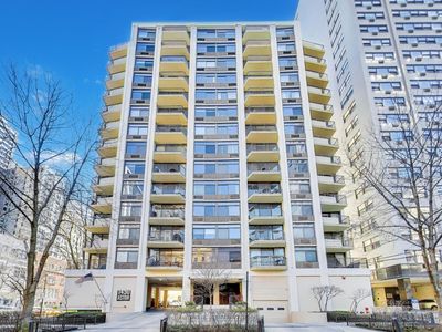 1450 N Astor St APT 9C