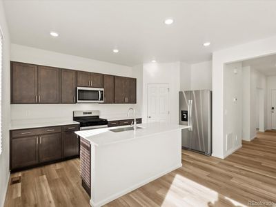 4611 Sunsplash Way